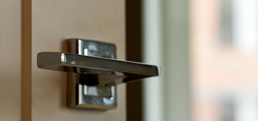 Door Lever Knob Repair in Alafaya, Florida