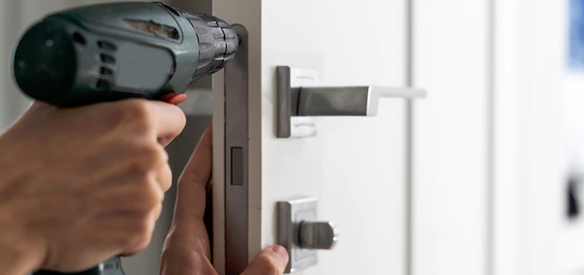 Locksmith For Lock Replacement Near Me in Alafaya, FL