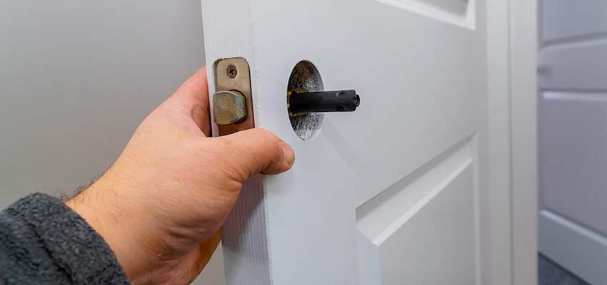 Nighttime Locksmith For Lock Repair in Alafaya, FL