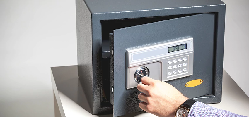 Jewelry Safe Unlocking Service in Alafaya, Florida