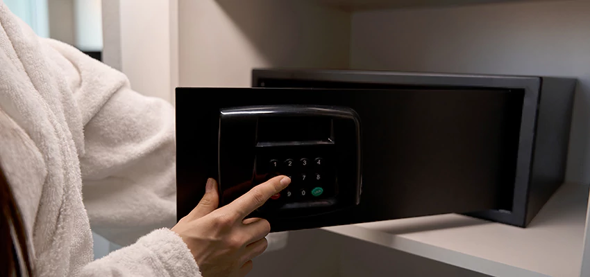 Safe Unlocking Service Company in Alafaya, Florida