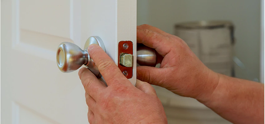AAA Locksmiths For lock Replacement in Alafaya, Florida