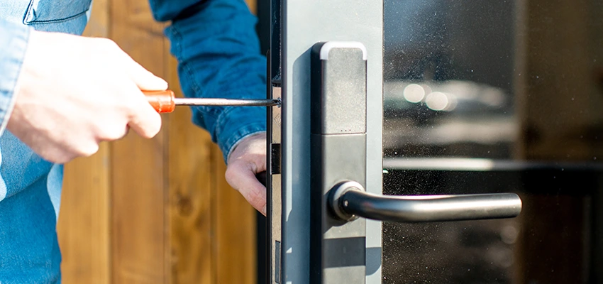 Aluminium Door Lock Replacement in Alafaya, Florida